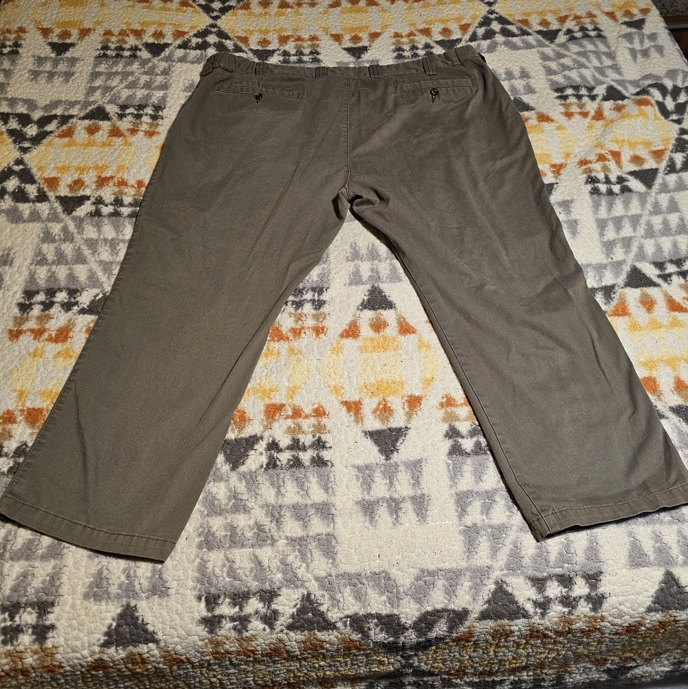 Amazon Essentials Relaxed Chino Pants Lightweight  Big & Tall Olive 44Wx28L - Picture 2 of 6